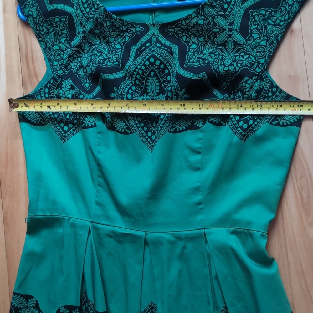 Tristan Emerald Green and Black Patterned Midi Dress - Picture 3 of 5
